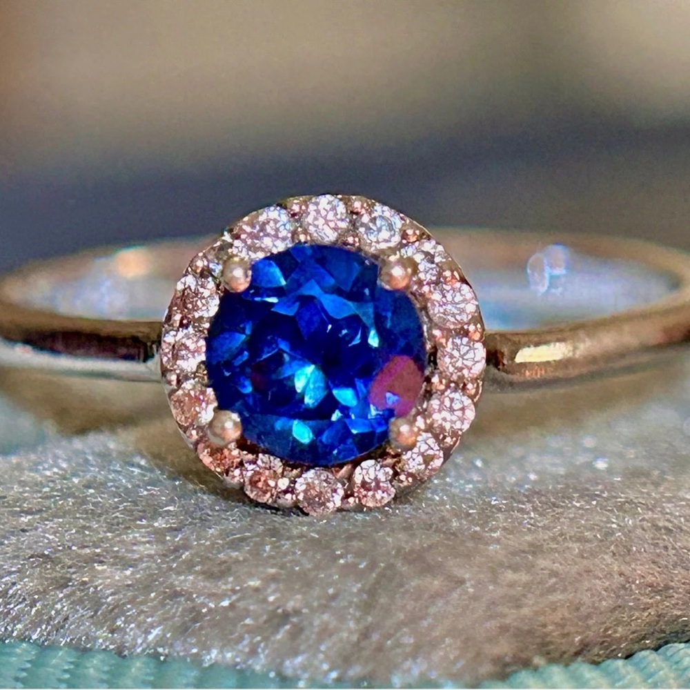 Elegant Blue Sapphire and Diamond Ring